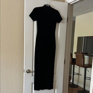 Chic Black Velvet Mock Neck Midi Dress